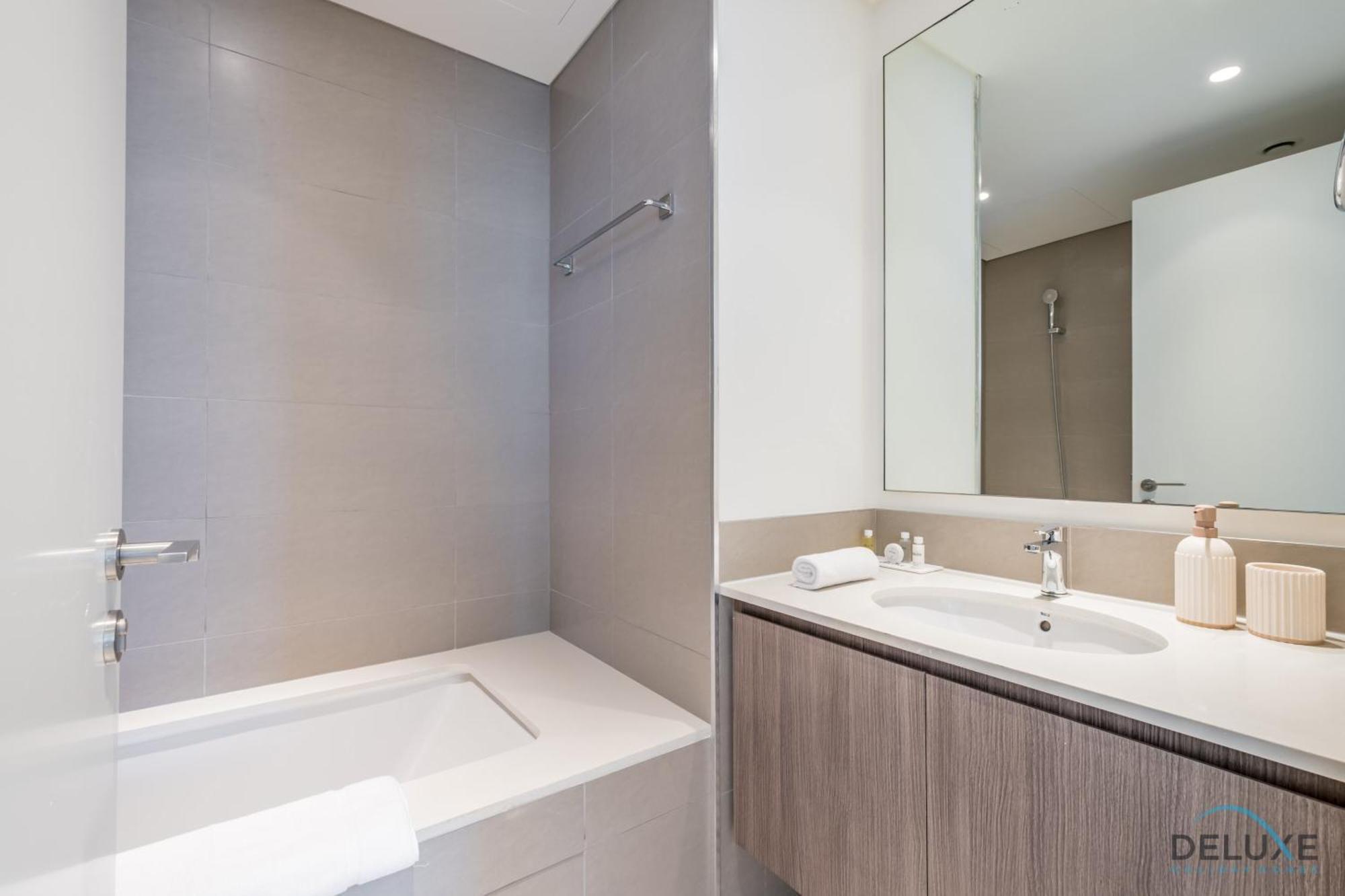 Captivating 2br In Park Ridge Tower C , Hills Estate By Deluxe Homes Apartment